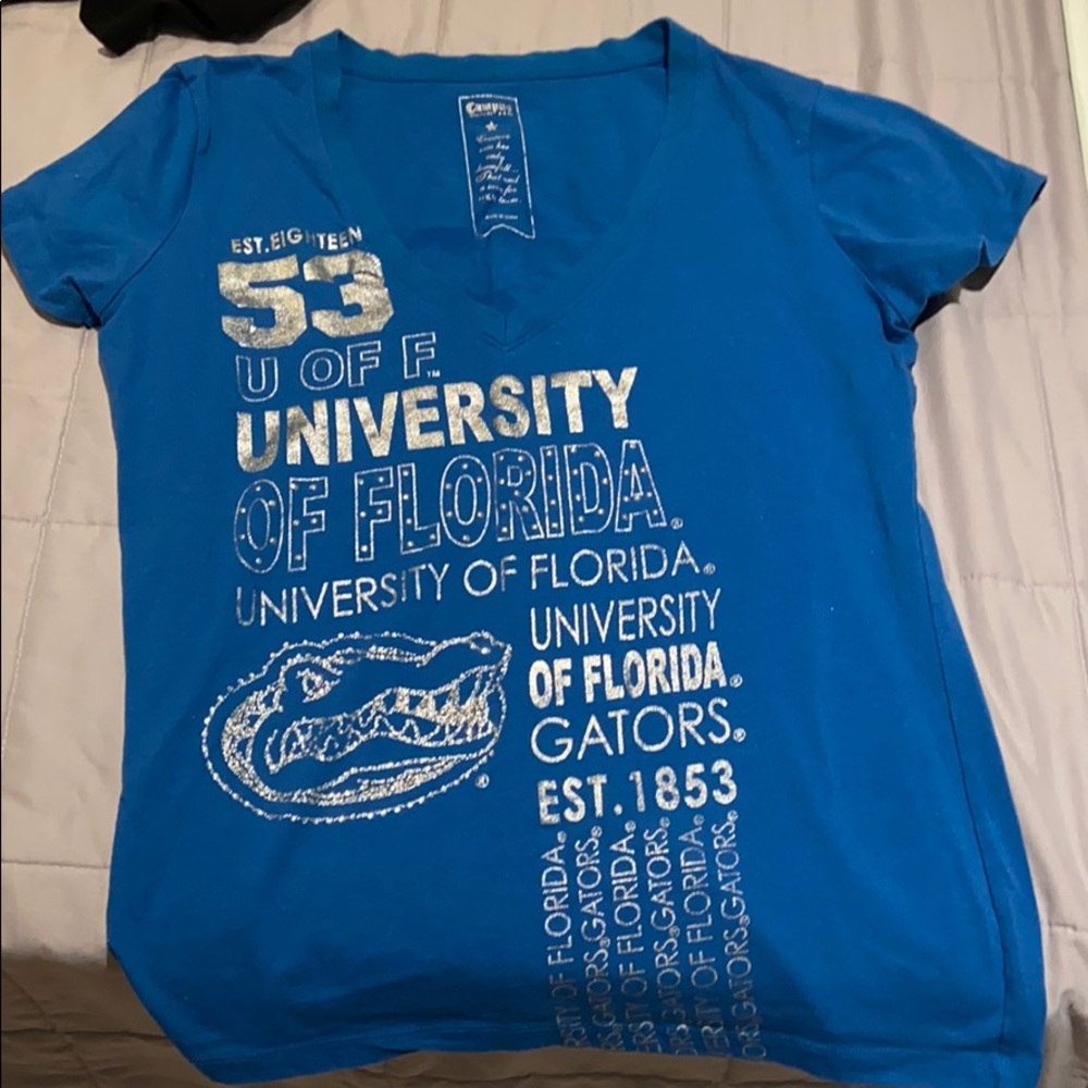 UF Florida Gators V-neck tshirt